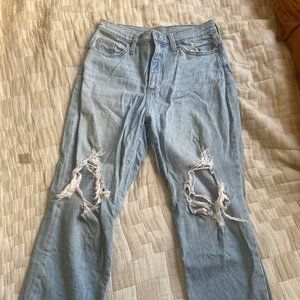 Universal Thread Vintage Straight Distressed Light Wash Jeans